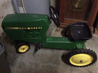 John Deere Toy Pedal Tractor 520 Ertl Narrow Front End