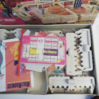 Vintage Electronic Mall Madness Shopping Spree Board Game ONLY 1989 2
