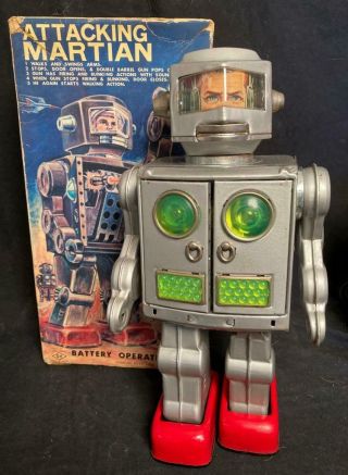 Vintage Sh Horikawa Japan Tin Battery Op Silver Attacking Martian Robot