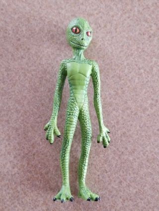 Vintage 1996 Shadowbox Reptilian Alien 5 " Green Lizard Man Action Figure Loose