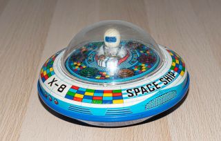 Space Ship X - 8 Flying Saucer Ufo Tin Battery Toy Japan Cragstan