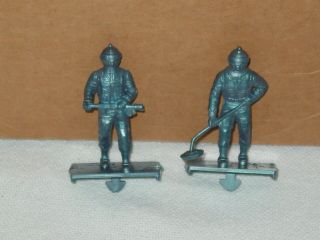 Two Vintage 1968 Remco Voyage To The Bottom Of The Sea Playset Diver Figures