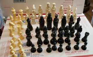 Vtg Anri E.  S Lowe Chess Set King Arthur Renaissance Medieval Missing 1 Knight