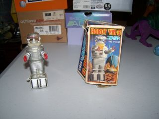 Vintage Robot Ym - 3 Wind Up " Lost In Space " B - 9 Robot 1985 Masudaya Japan Mib