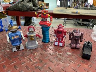 Small Plastic Wind Up Robots,  Robots Monsters In Space Toys