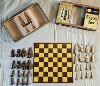 Gallant Knight Chess Set Florentine 3.  5 " King Black Vs White Vgc 25