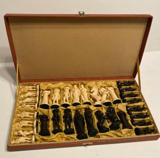Vintage Renaissance 32 Piece Chess Set In Faux Leather Case