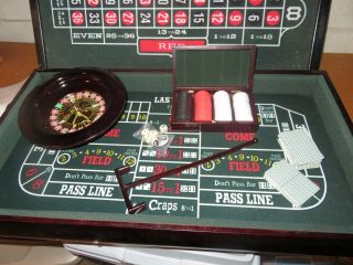 3 In 1 Vegas Casino Trio Wooden Craps/roulette/ Blackjack Table 31 " X17.  5 "