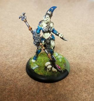 Totem Huntress Minicrate 7 (april 2018) Limited Edition Painted