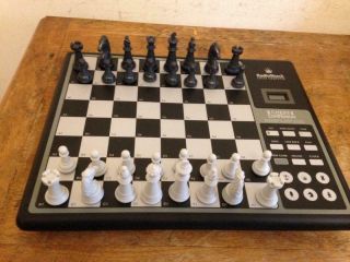 Radio Shack Copmanion Chess Computer 60 - 2216 64 Play Levals Complete 2