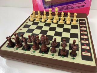 THE GAMBIT Voice Chess Set Computer Model 6095 By Fidelity International 1987 3
