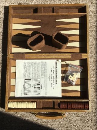 Classic Vintage Backgammon Set In Oak Wood Briefcase With 2 Shakers 5 Dice,