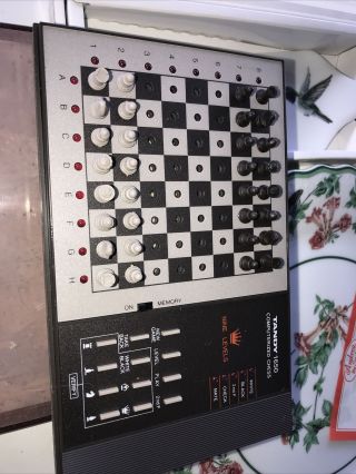 Tandy (radio Shack) 1650 Computerized Portable Sensory Chess
