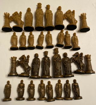Vintage Renaissance Medieval King Arthur Chess Complete 32 Piece Set