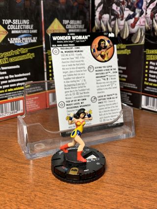 Heroclix Batman: The Animated Series Set Wonder Woman 067 Chase Figure W/card