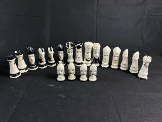 Large Vintage 19 Pc Medieval Ceramic Porcelain Chess Set Black And White