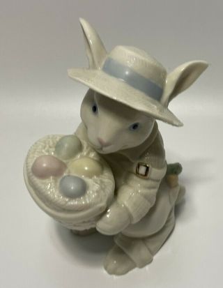 Lenox Limited Edition 2002 Rabbit Easter Bunny Figurine 4.  5 " Tall