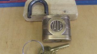 Vintage Yale 830 Padlock W/keys Pre 34 14349