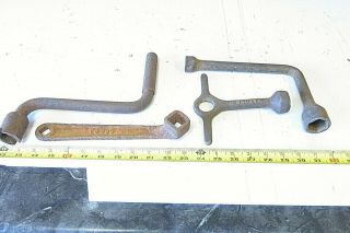 4 Old Allis Chalmers Tractor Crank,  Wheel Wrench Tool