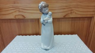 Vintage Nao By Lladro Figurine Girl Holding Doll Hand Made In Spain