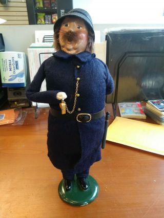 Byers Choice The Carolers Ltd 1994 Cop / Constable / Officer With Gift