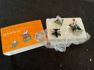 Dept 56 Halloween Village Accessory - Who let the Dogs Out (set of 3) 2