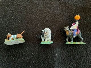 Dept 56 Halloween Village Accessory - Who let the Dogs Out (set of 3) 3
