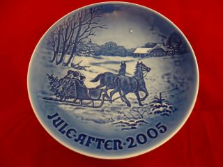 2005 B&g Bing & Grondahl Christmas Plate " Bringing Home The Christmas Tree "