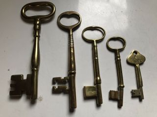 Skeleton Key Set Of 5 Large Antique Solid Brass Keys Gate Jail 3 1/2” To 7” Long