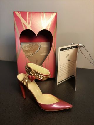 Just The Right Shoe By Raine.  2004.  Captive Heart.  25490