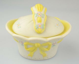 Vintage Lefton China Hand Painted 3 " Wide 2.  5 " High Basket Trinket Box W/ Cover