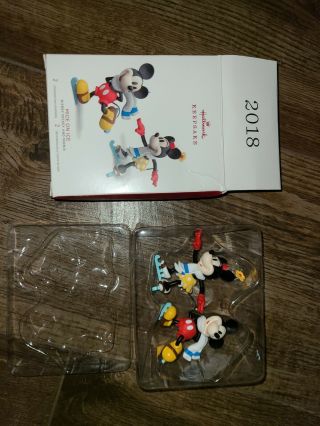 2018 Hallmark Keepsake Disney Mickey Mouse And Minnie Mice On Ice Ornament W Box