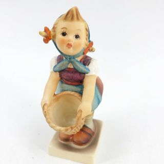 Goebel Hummel “little Helper” 73 Tmk - 5 Figurine 4.  5” Girl W/ Basket Exc