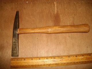 V329 Little Antique Hatchet Hammer Pick