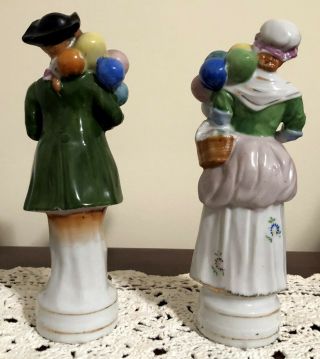 2 TWO VINTAGE LIPPER & MANN L&M IHC Porcelain Figurines COLONIAL BALLOON SELLERS 2