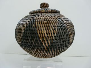 Hand - Woven Basket W/lid