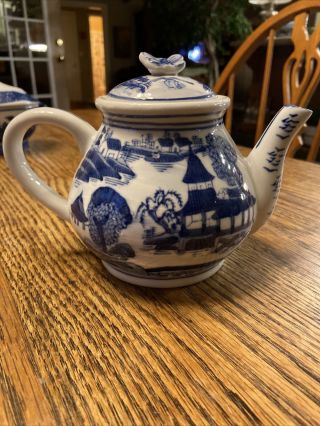 Vintage Style Art Ceramic Asian Scene Cobalt Blue & White Tea Pot Butterfly Lid