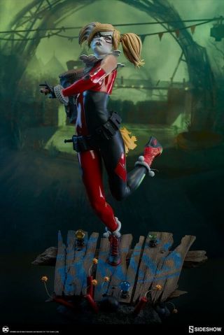 Sideshow Collectibles Harley Quinn Premium Format Exclusive Figure