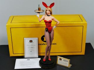 Modern Icons Playboy 1999 45th Anniversary Commemorative Statue 17.  5 "