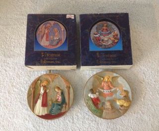 2 Vtg Fontanini Roman Religious Plate Ornaments 4.  5 " Annunciation Gloria Angels
