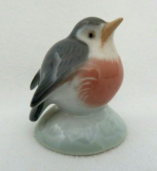 Royal Copenhagen Denmark Porcelain Bird Figurine Robin 2238 Xlnt.