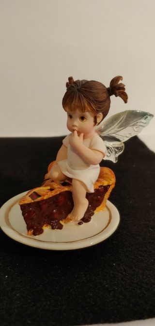 2001 My Little Kitchen " Sugar Pie Fairie " Figurine By G.  G.  Santiago 102712