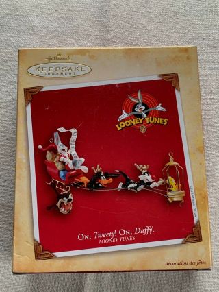 Hallmark Christmas Ornament On Tweety On Daffy Looney Tunes Keepsake Euc