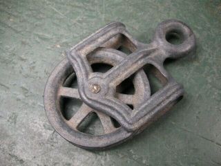 Old Vintage Tools Hardware Cast Pulley Small Size Block & Tackle