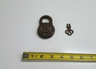 Vintage Antique Yale Double Sided Lever Padlock 463 With Key