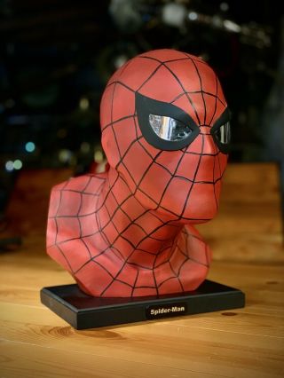 The Spider - Man Life Size Head Bust By Alex Ross,  2002 W/box.