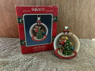 1990 Enesco " Deck The Halls " 4 Cozy Cup Series Ornament 573701