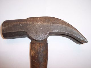Old Hand Tool Vtg Unbranded Curved Claw Hammer Steel Iron 2 Lb 6 Oz Wood Handle