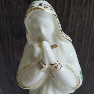 Mother Mary - Madonna - Irish Shamrock - Music Box " Ave Maria " Roman Inc.  2001 -