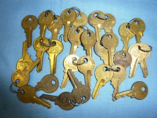 29 Master Lock Co Padlock Brass Keys Lion 0420 3685 3753 A802 Milwaukee Wi